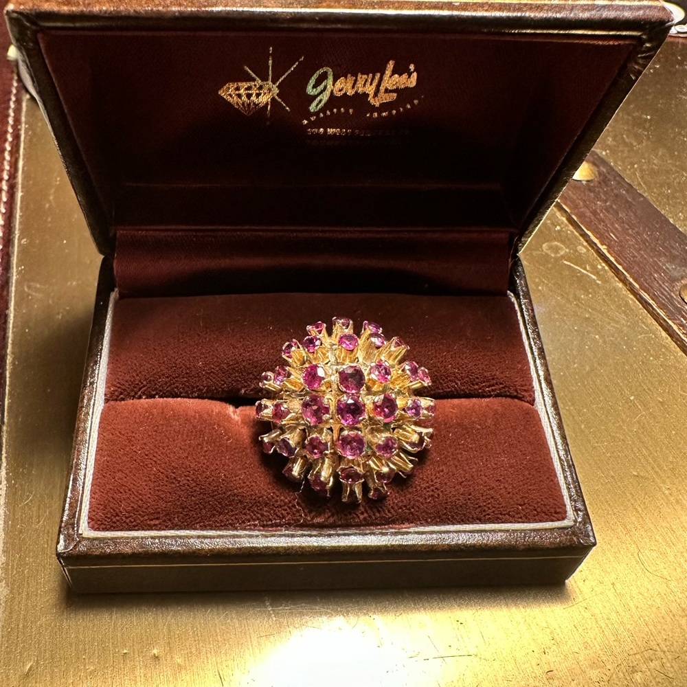 Gorgeous cocktail ring 10k gold and  amethyst size 8.
